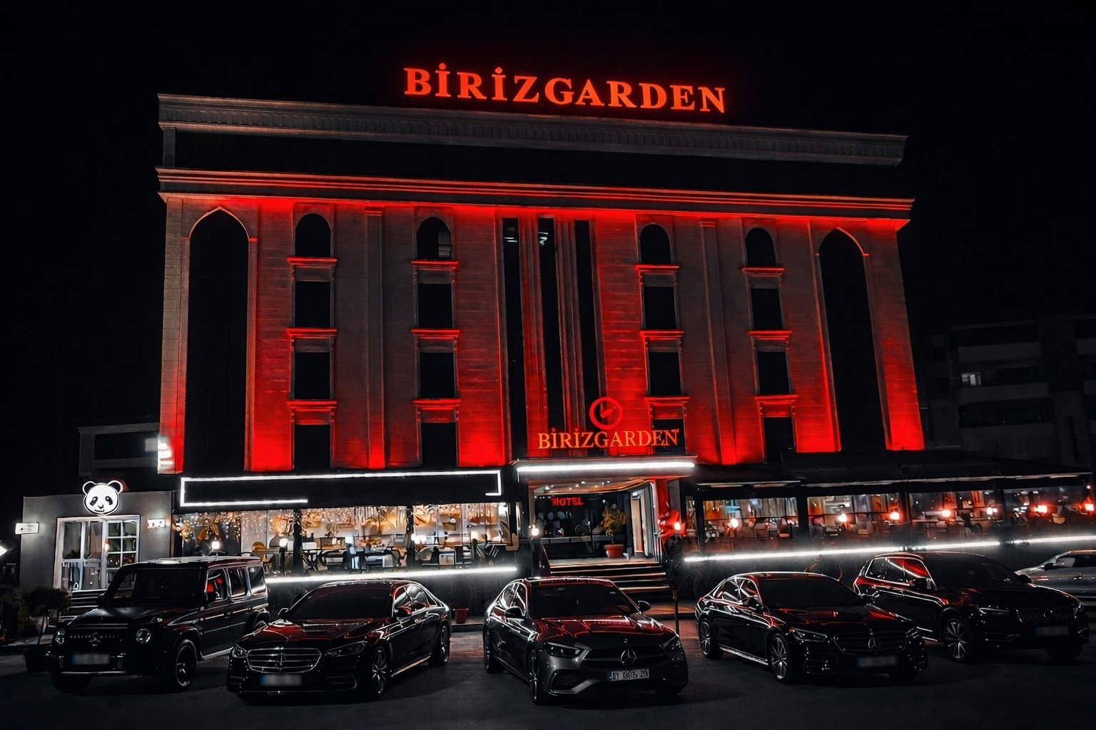 Birizgarden Hotel Gece Görünümü